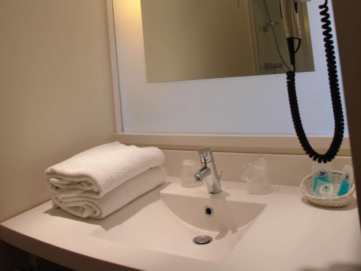Ibis Styles Chinon Exterior foto