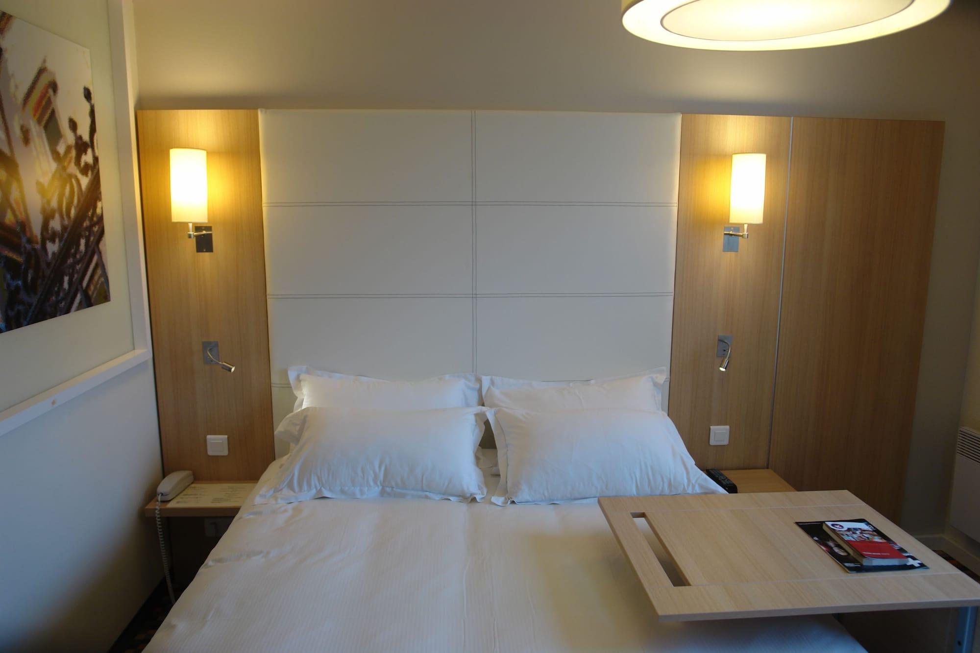 Ibis Styles Chinon Exterior foto
