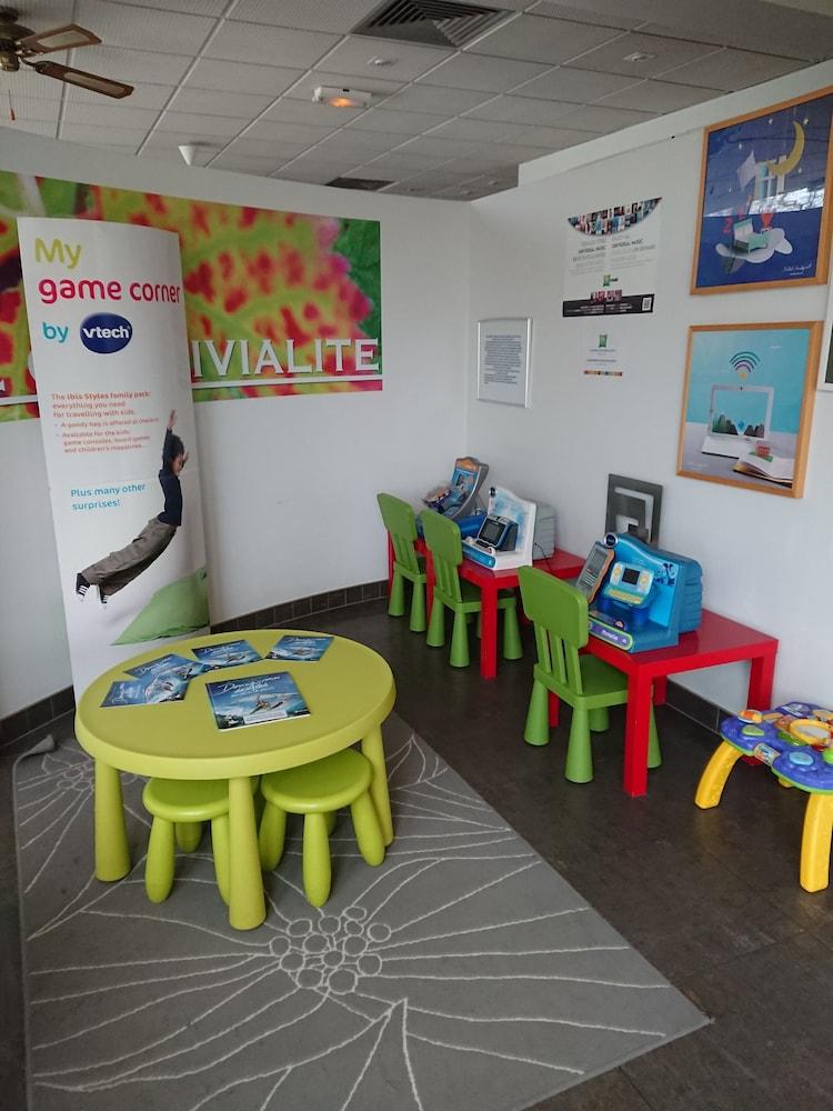 Ibis Styles Chinon Exterior foto