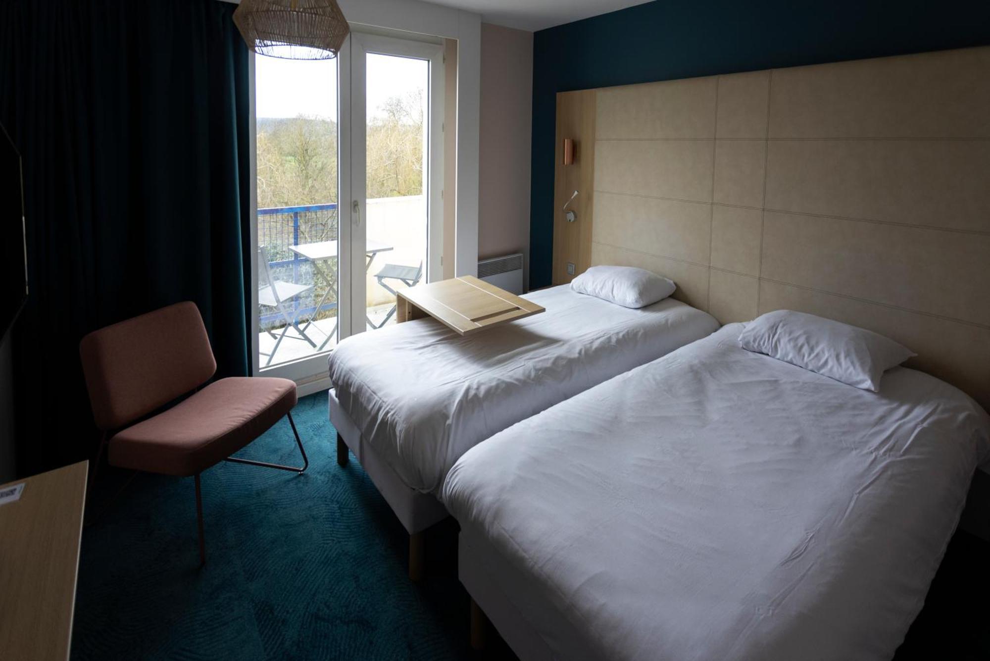 Ibis Styles Chinon Exterior foto