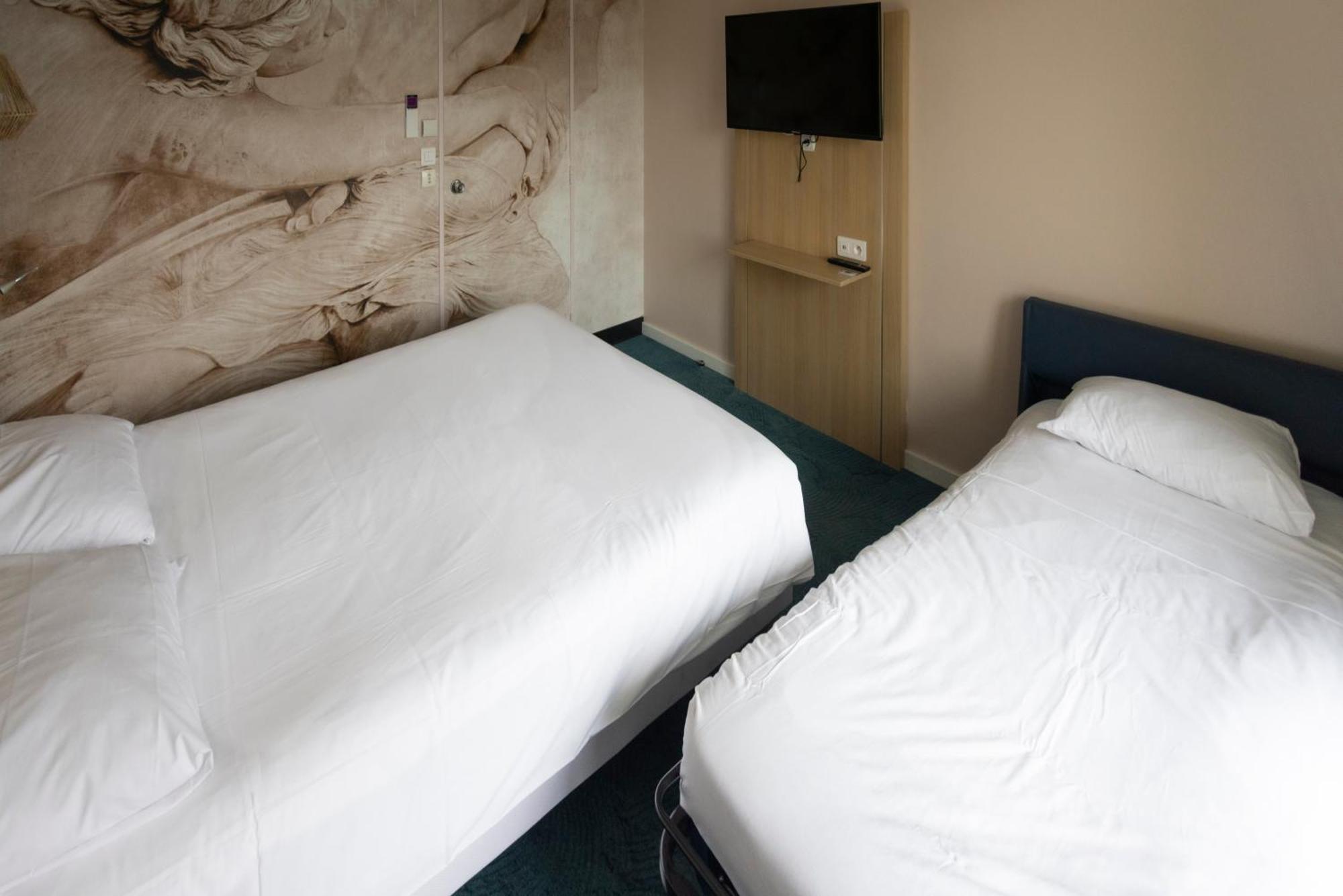 Ibis Styles Chinon Exterior foto