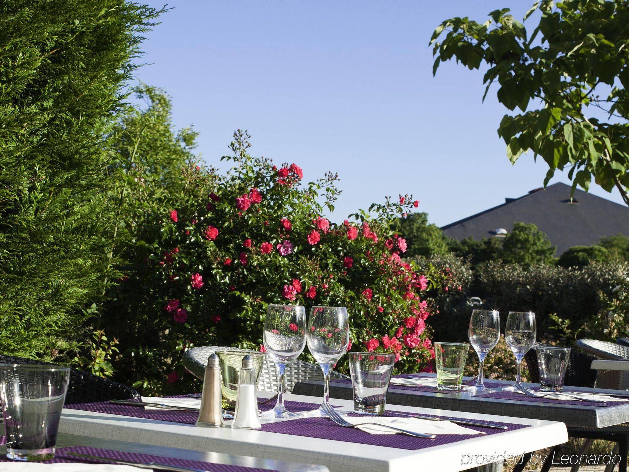 Ibis Styles Chinon Exterior foto